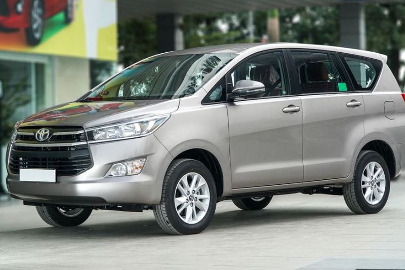 7-seater airport shuttle cars are increasingly popular