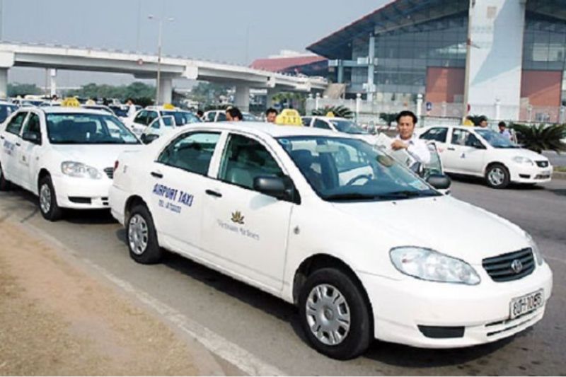 hoabinh-bus-s-airport-shuttle-service-is-increasingly-popular